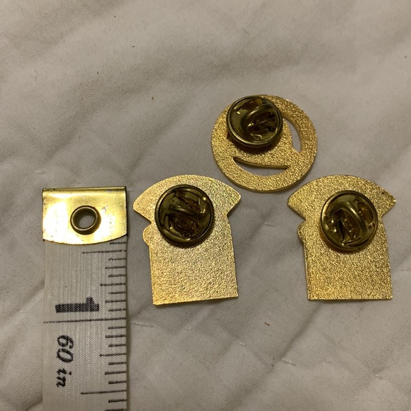 Taco Bell Pins - Picture 5 of 6